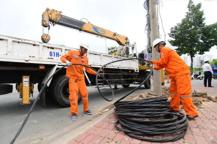 EVN vay nợ hơn 324.000 tỉ đồng, lãi phải trả cũng hàng chục nghìn tỉ, ai là chủ nợ lớn?