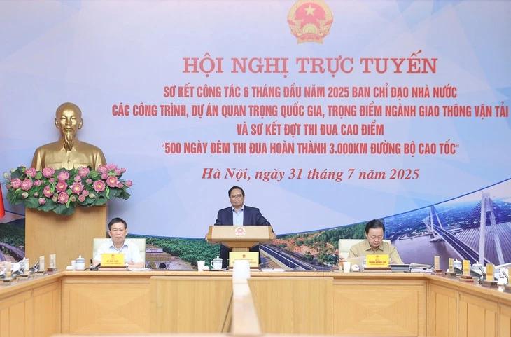 Thủ tướng yêu cầu dứt khoát đến cuối năm 2025 hoàn thành 3.000km cao tốc