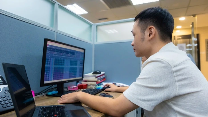 Chứng khoán Việt Nam lại quay đầu giảm mạnh, đâu là lý do?