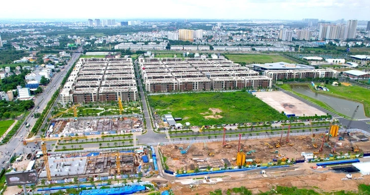 Nhiều chủ đầu tư ‘bung hàng’, thị trường địa ốc TP.HCM thêm nguồn cung căn hộ, nhà ở thấp tầng