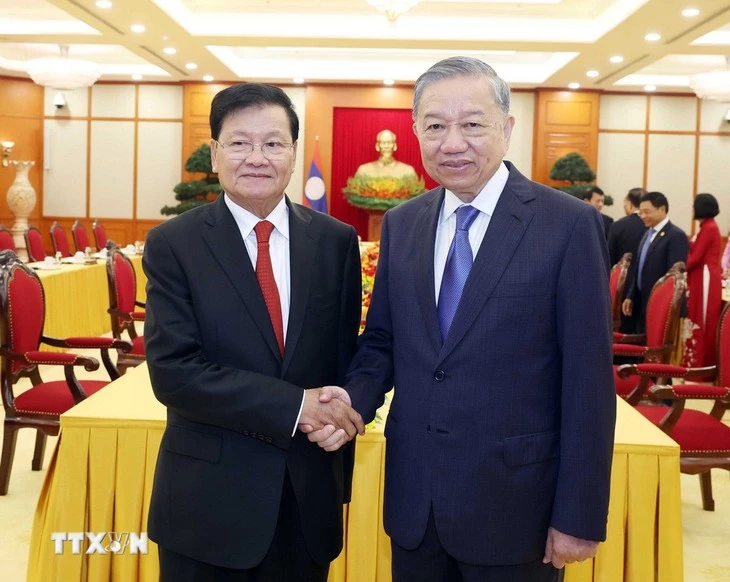 Lào cử đoàn chiến sĩ tham gia diễu binh là sự cổ vũ to lớn với Việt Nam