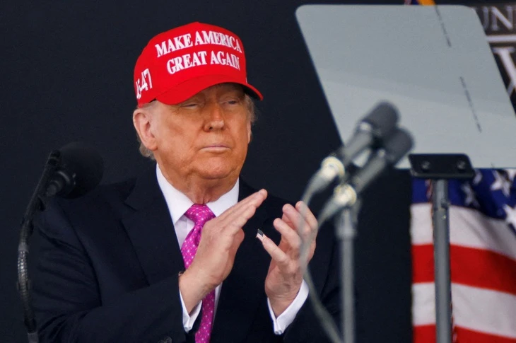 Ông Trump bất ngờ mềm mỏng, trấn an sinh viên Trung Quốc