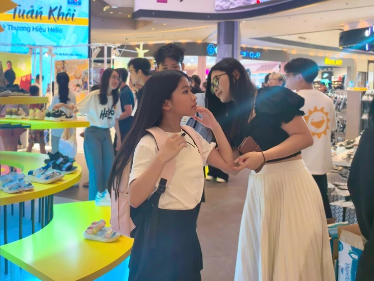 Ra mắt thương hiệu thời trang 'đo ni đóng giày' cho tuổi teen