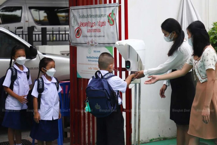 Thái Lan: Một số trường tư học trực tuyến để hạn chế lây lan COVID-19