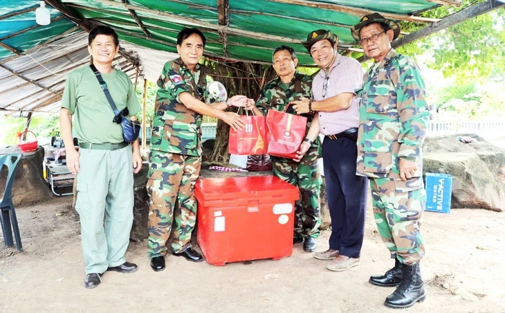 Người thương binh thành bác sĩ giúp đời