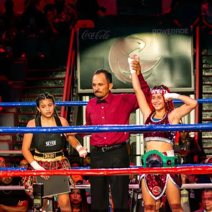 Tranh cãi nảy lửa chuyện nữ võ sĩ 12 tuổi đánh boxing chuyên nghiệp