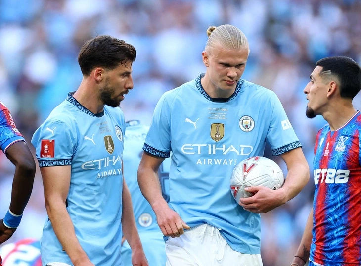Haaland không nên nhường phạt đền cho Marmoush trong trận chung kết FA Cup?