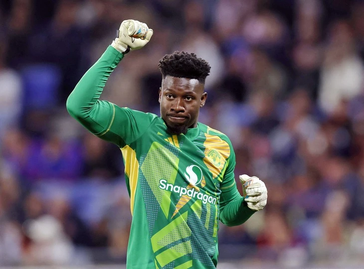 Onana - trả giá vì làm thủ môn nhưng thích khoe mẽ