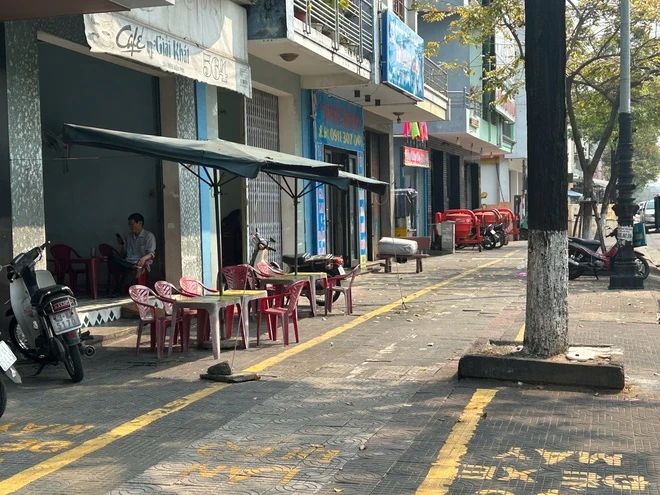 Nghịch lý vỉa hè Đà Nẵng trung tâm thông thoáng, ngoại ô bị chiếm dụng