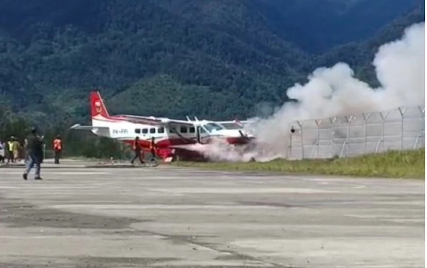 Kapolres Puncak: Pesawat Amole Air Terbakar di Bandara Amingga Ilaga Papua Tengah