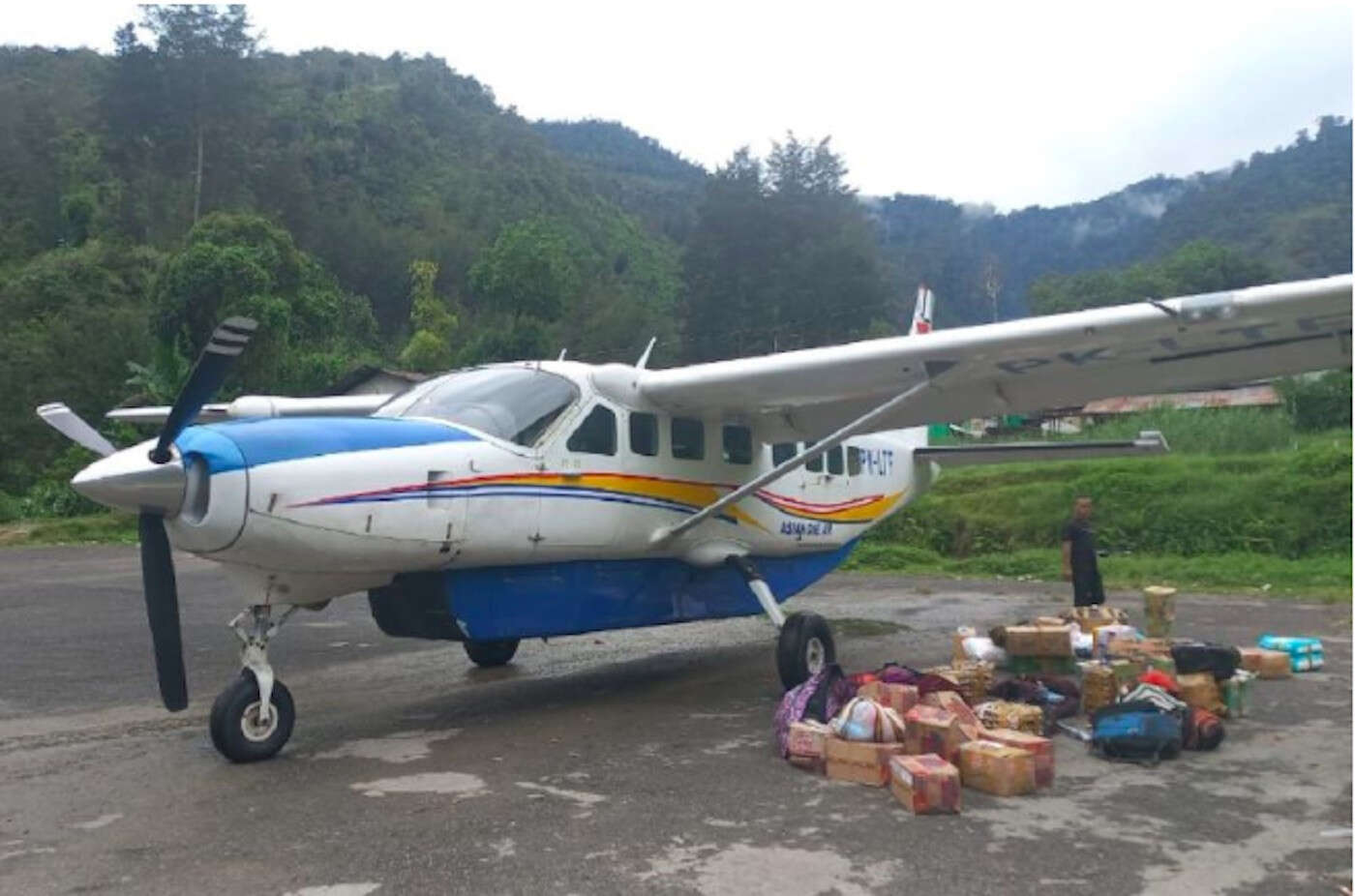 Breaking News: KKB Tembak Pesawat Asean Air Saat Mendarat di Beoga