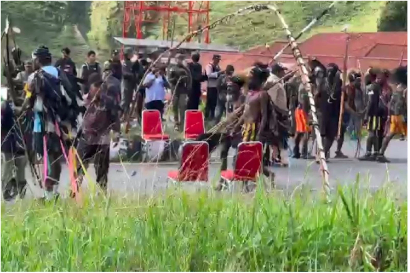 Gubernur Meki: Situasi di Puncak Jaya Kembali Kondusif Seusai Perdamaian Adat