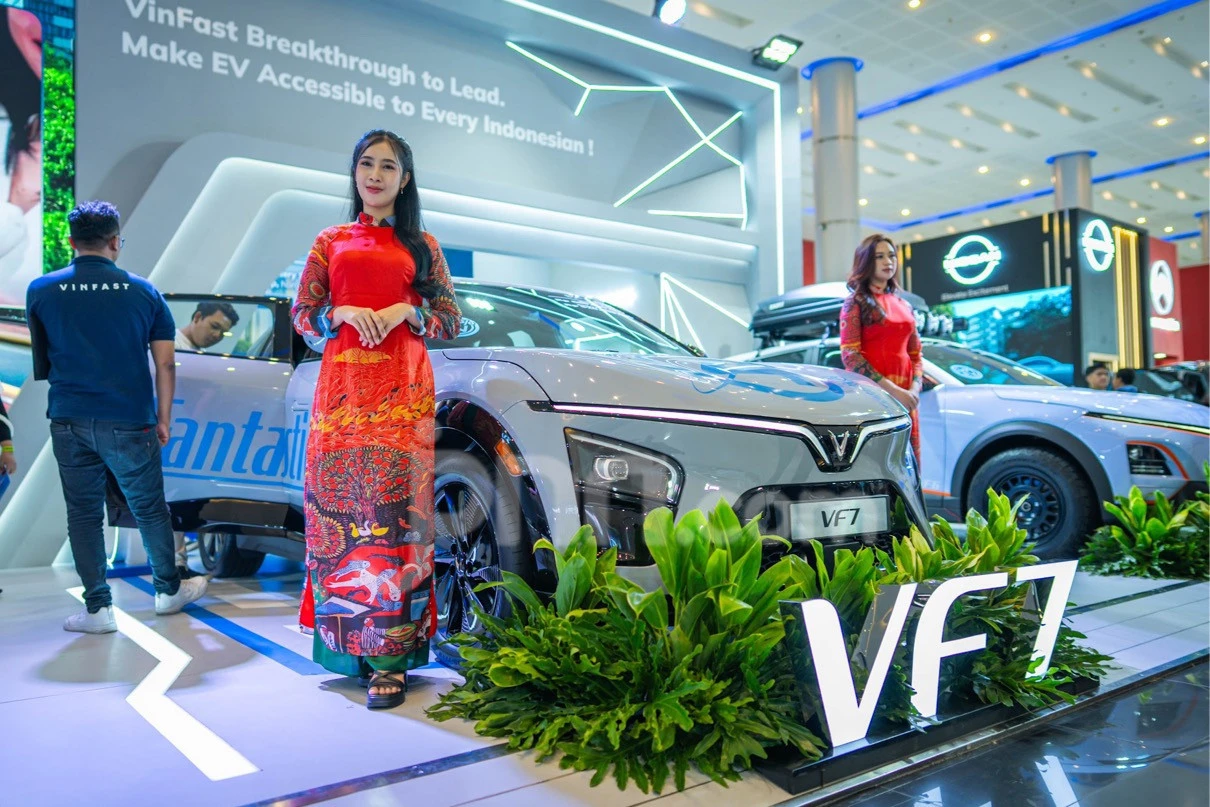 GIIAS Surabaya 2025: VinFast Rilis VF3 & VF7, Tersedia Paket Baterai Fleksibel