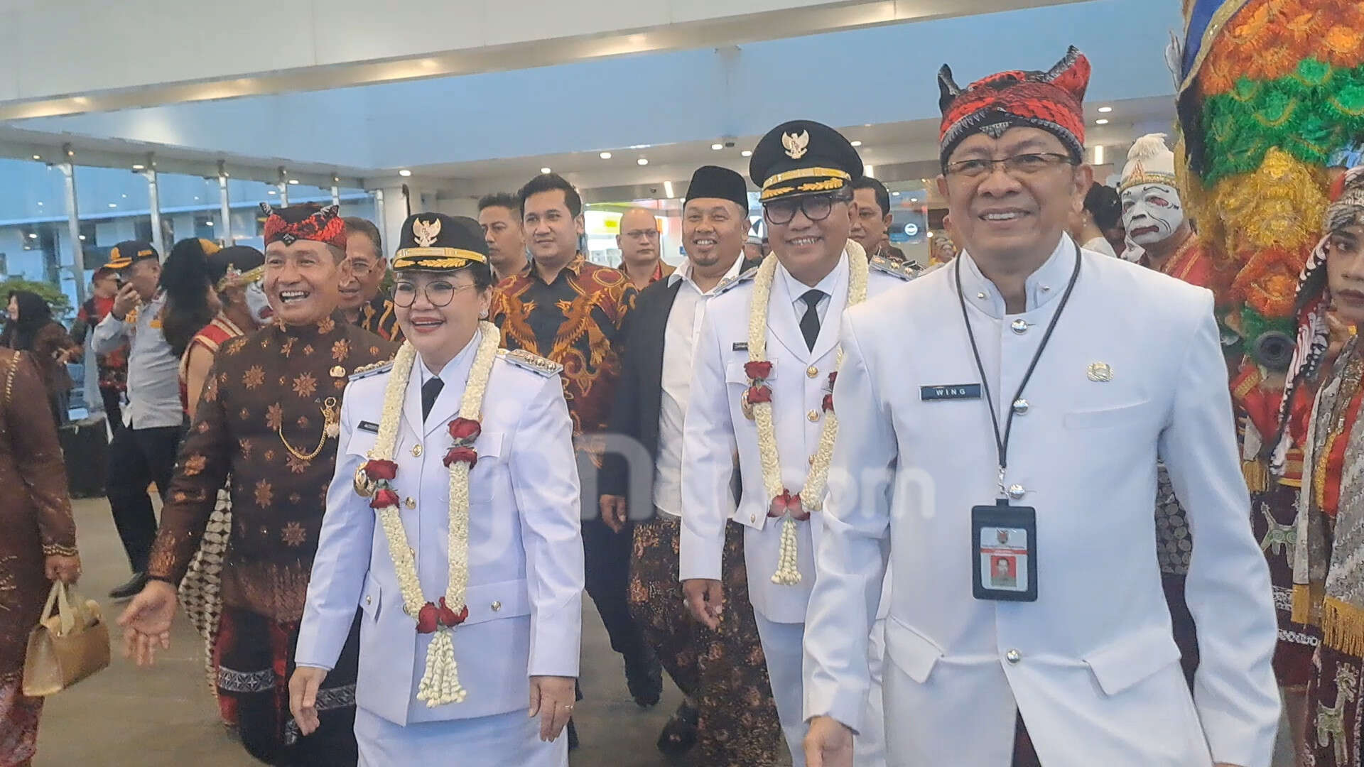 Wali Kota Semarang Disambut Warak Ngendog di Bandara Ahmad Yani, Siap Ikuti Retreat di Akmil