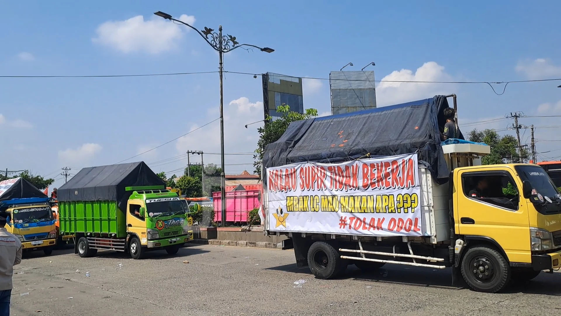 Protes ODOL, Ribuan Sopir Truk Blokade Pantura Semarang, Picu Macet 9,1 Km
