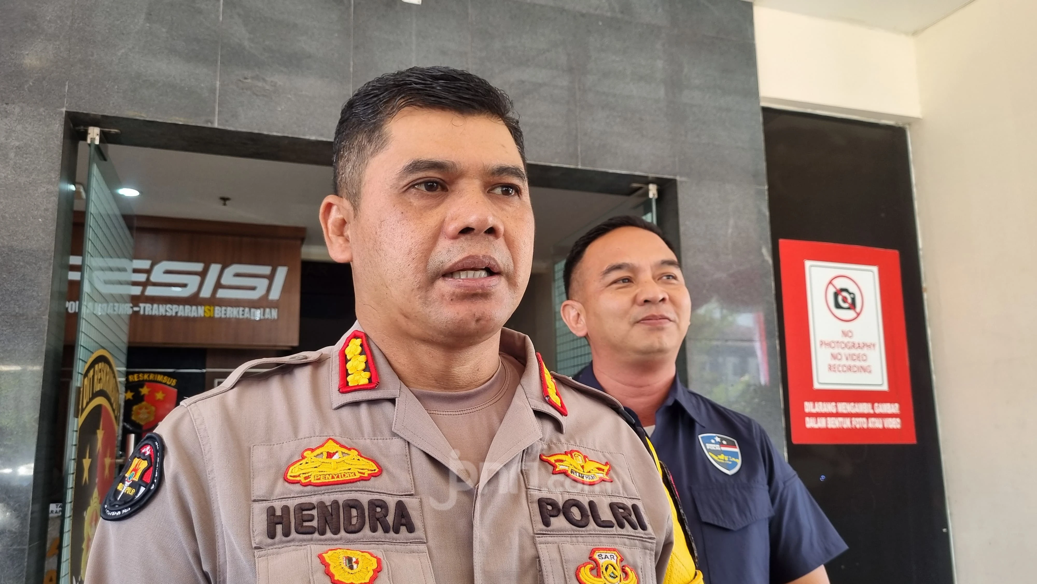 Diperiksa Polisi Hingga 7 Jam, Lisa Mariana Mengakui Video Syurnya dengan Pria Bertato