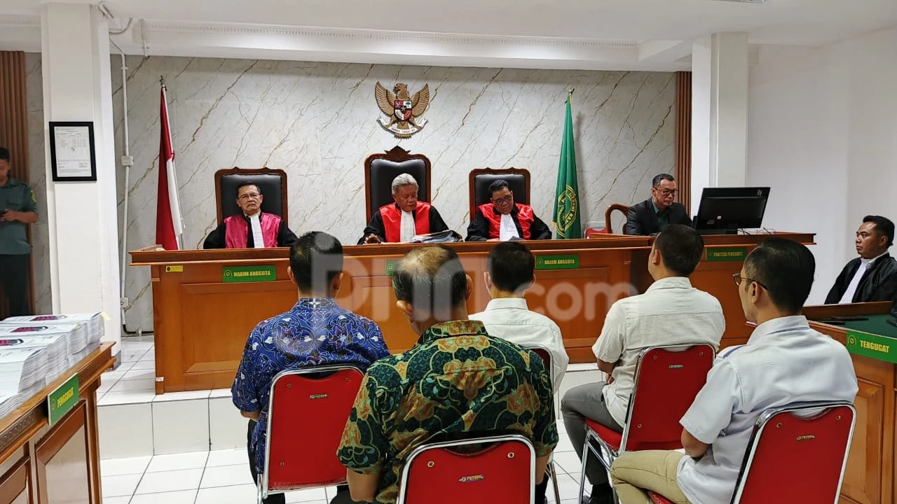 Dinilai Jaksa 'Berdosa' Bareng Anggota DPRD, Ema Sumarna Dituntut 6,5 Tahun Bui