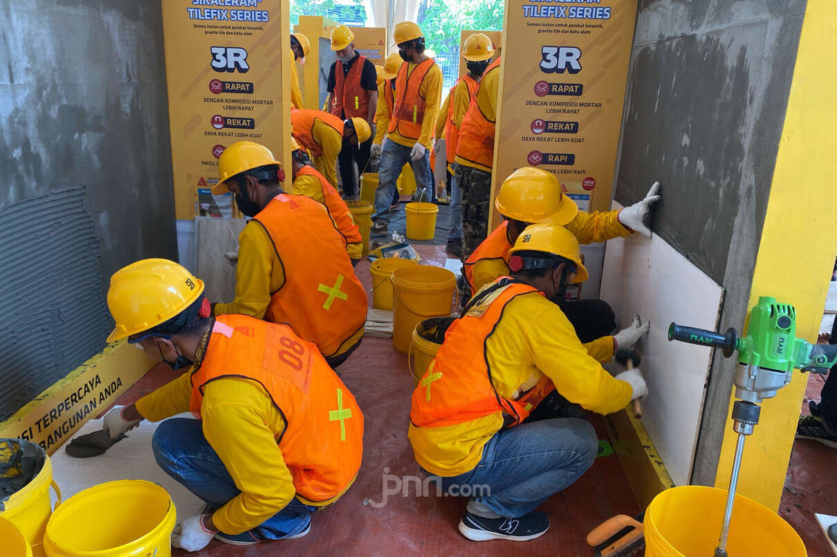 Tingkatkan Kualitas Tukang Bangunan Lewat Lomba Pemasangan Keramik