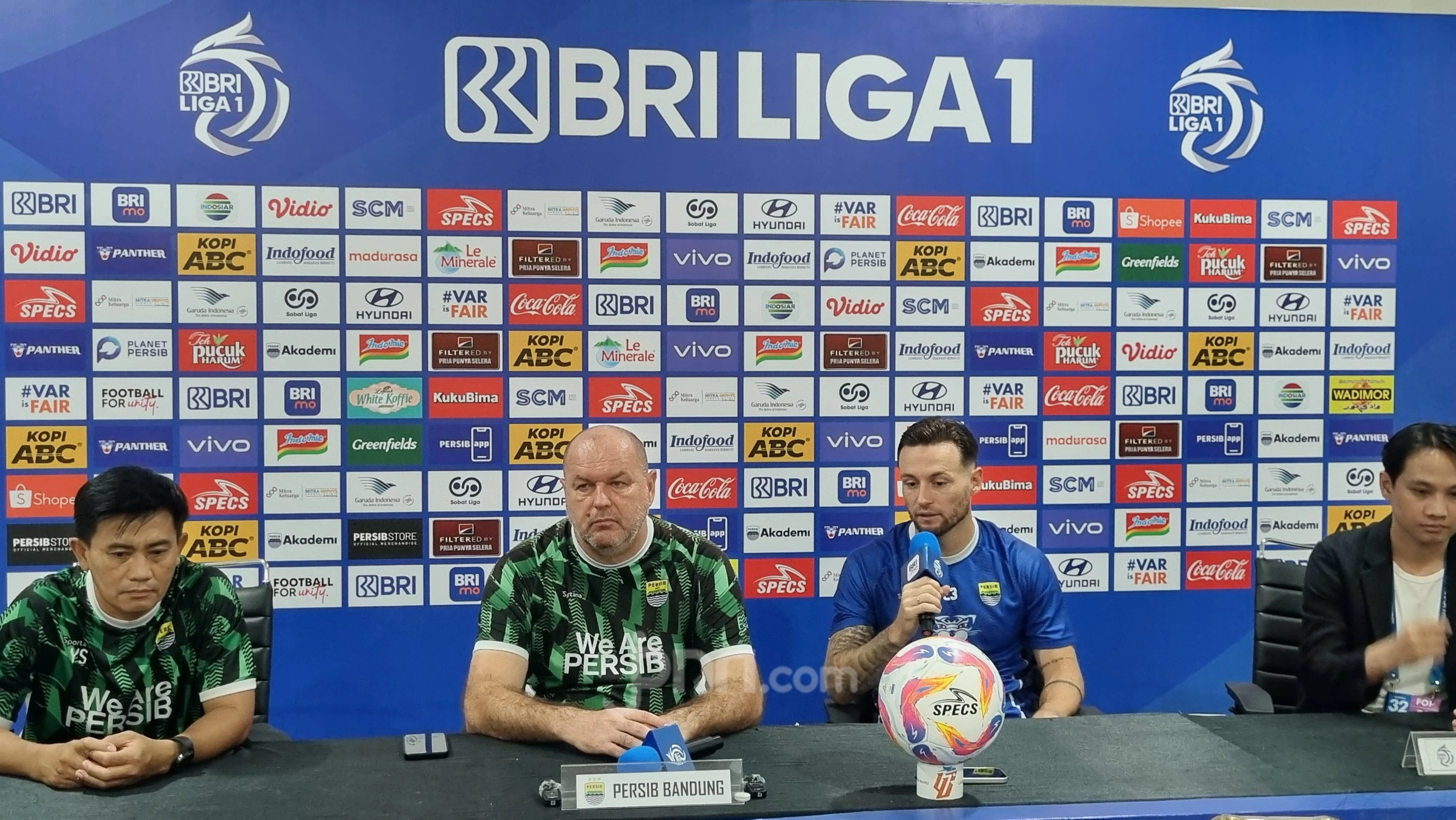 Marc Klok Ingin Persembahkan Kemenangan Terakhir untuk Pemain Persib yang Hengkang
