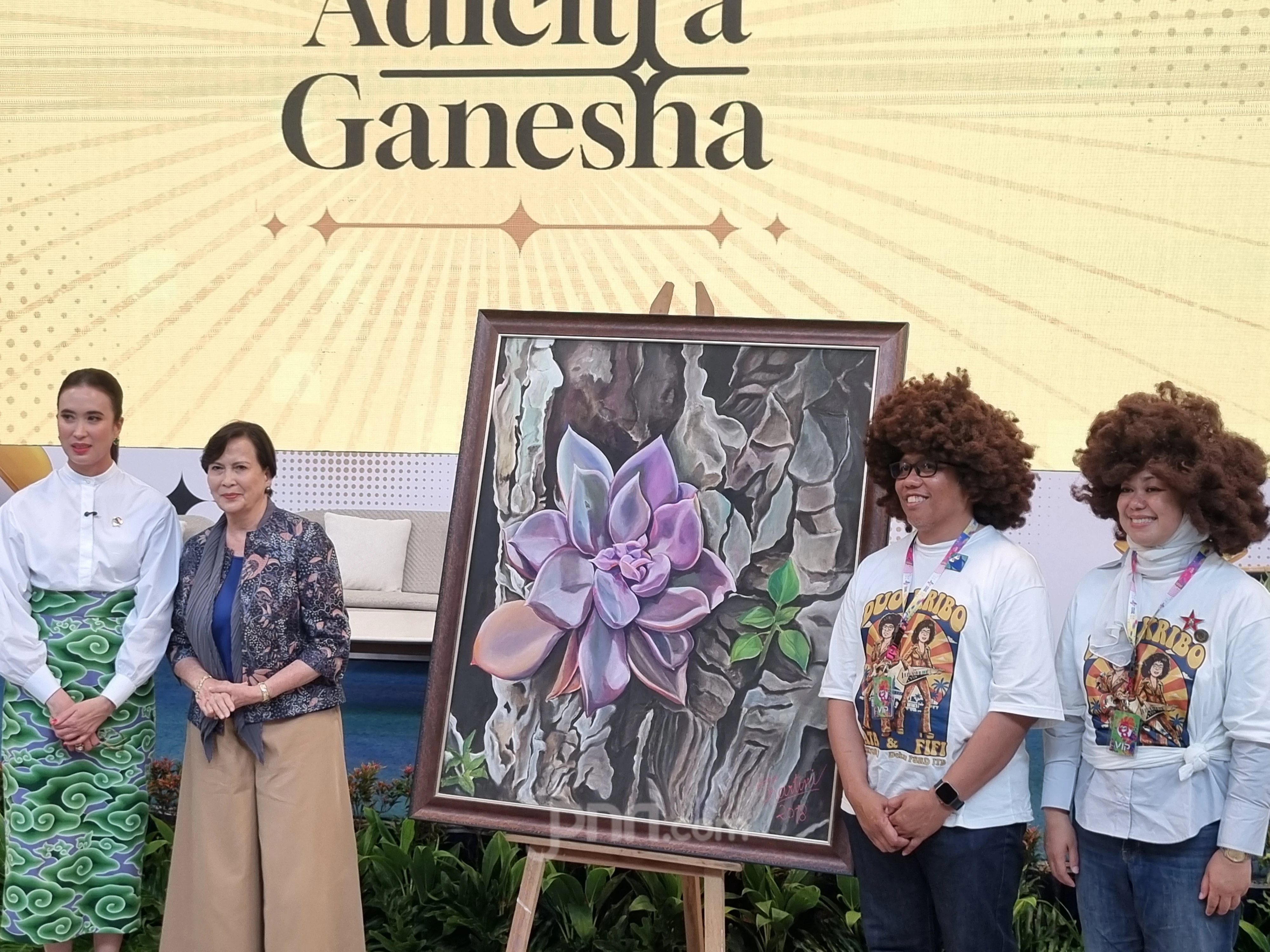 Menteri Pariwisata Sumbangkan Karya Lukis Ibunda untuk Adicitra Ganesa