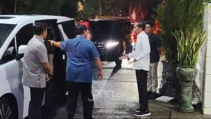 Lihat, Presiden Prabowo & Jokowi Masuk ke Mobil Alphard Putih, Mau ke Mana?