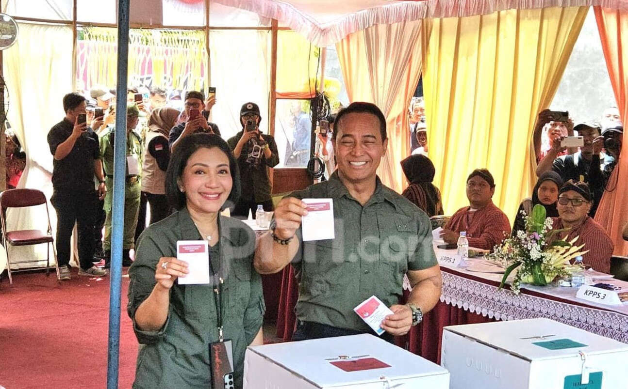 Momen Andika Bersama Istrinya Mencoblos di Semarang: Siap Menang & Kalah