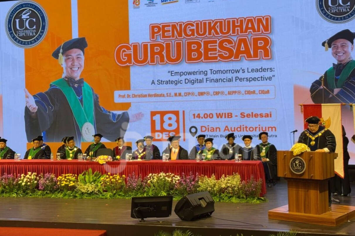 Universitas Ciputra Kukuhkan Guru Besar ke-16 di Bidang Keuangan Digital