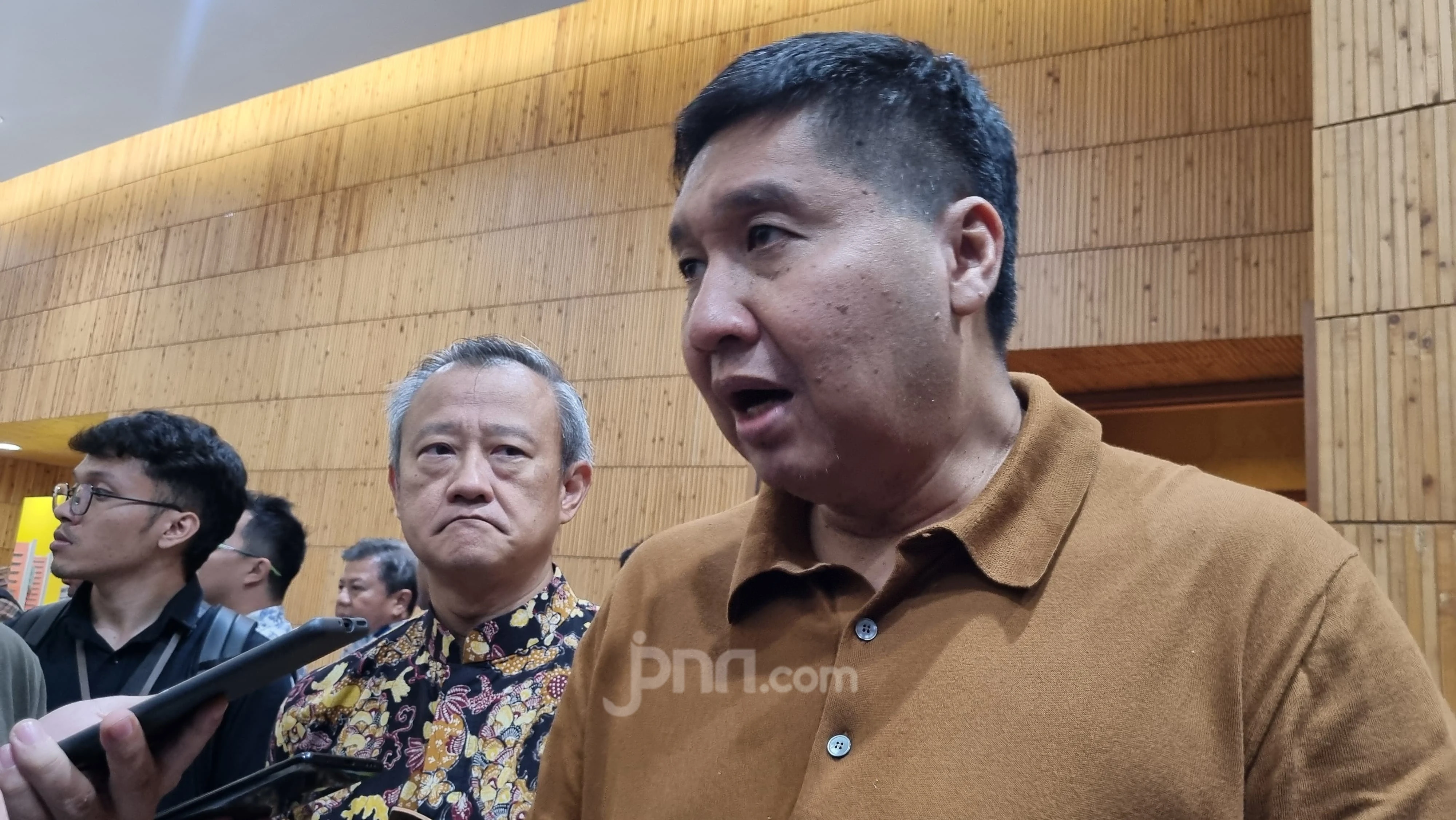 Maruarar Sirait Rogoh Kocek Pribadi untuk Bantu Uang Muka Rumah Karyawan Unpar