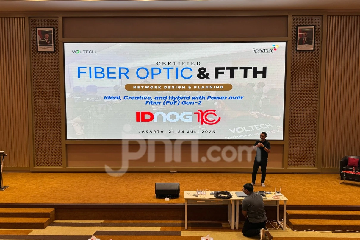 Jadi Tuan Rumah Speak Digital, Sistekin Untag Surabaya Kupas Teknologi Fiber Optik