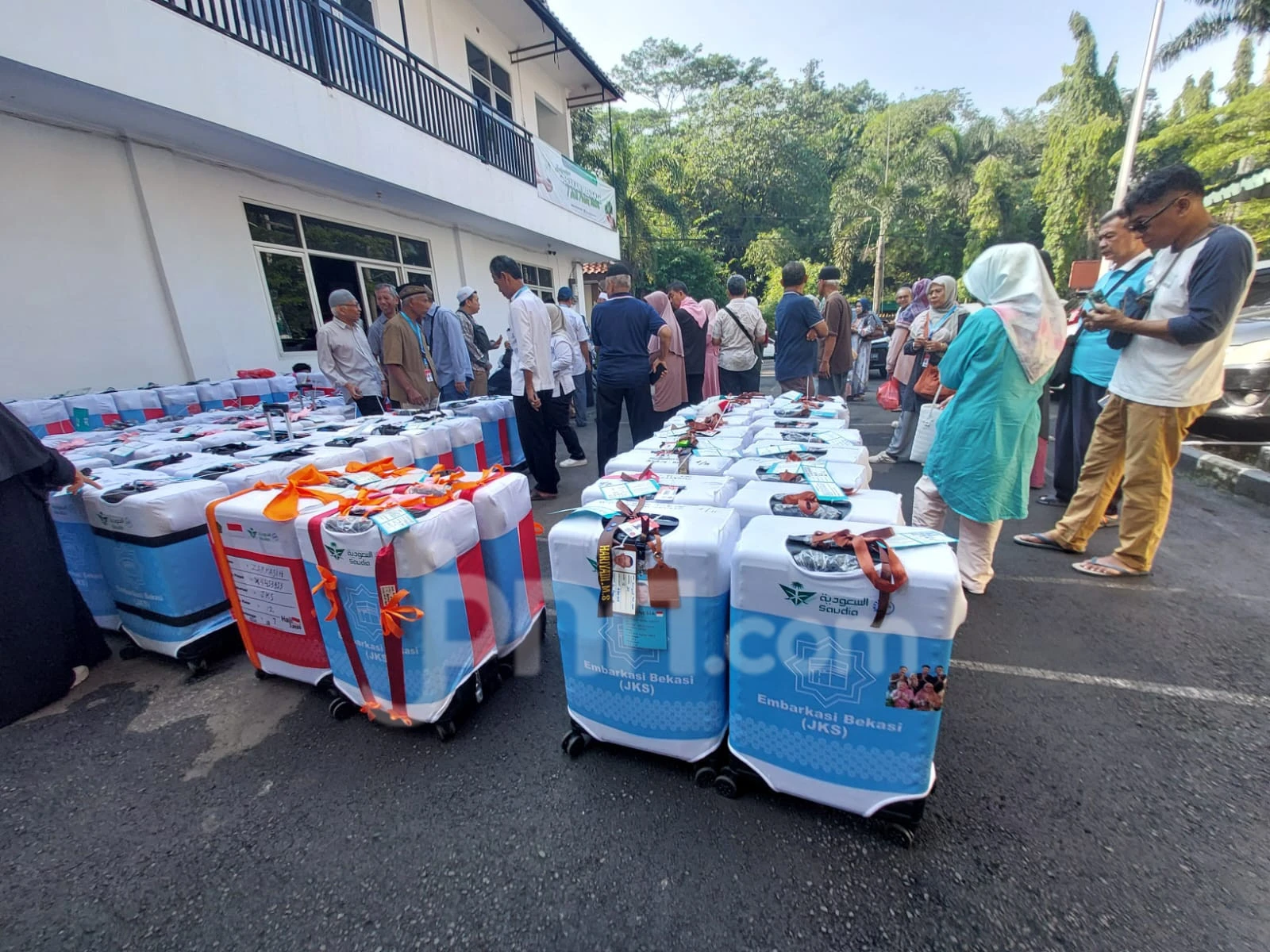 Ibadah Haji 2025: Ratusan Koper Calhaj Mulai Diserahkan ke Kemenag Depok