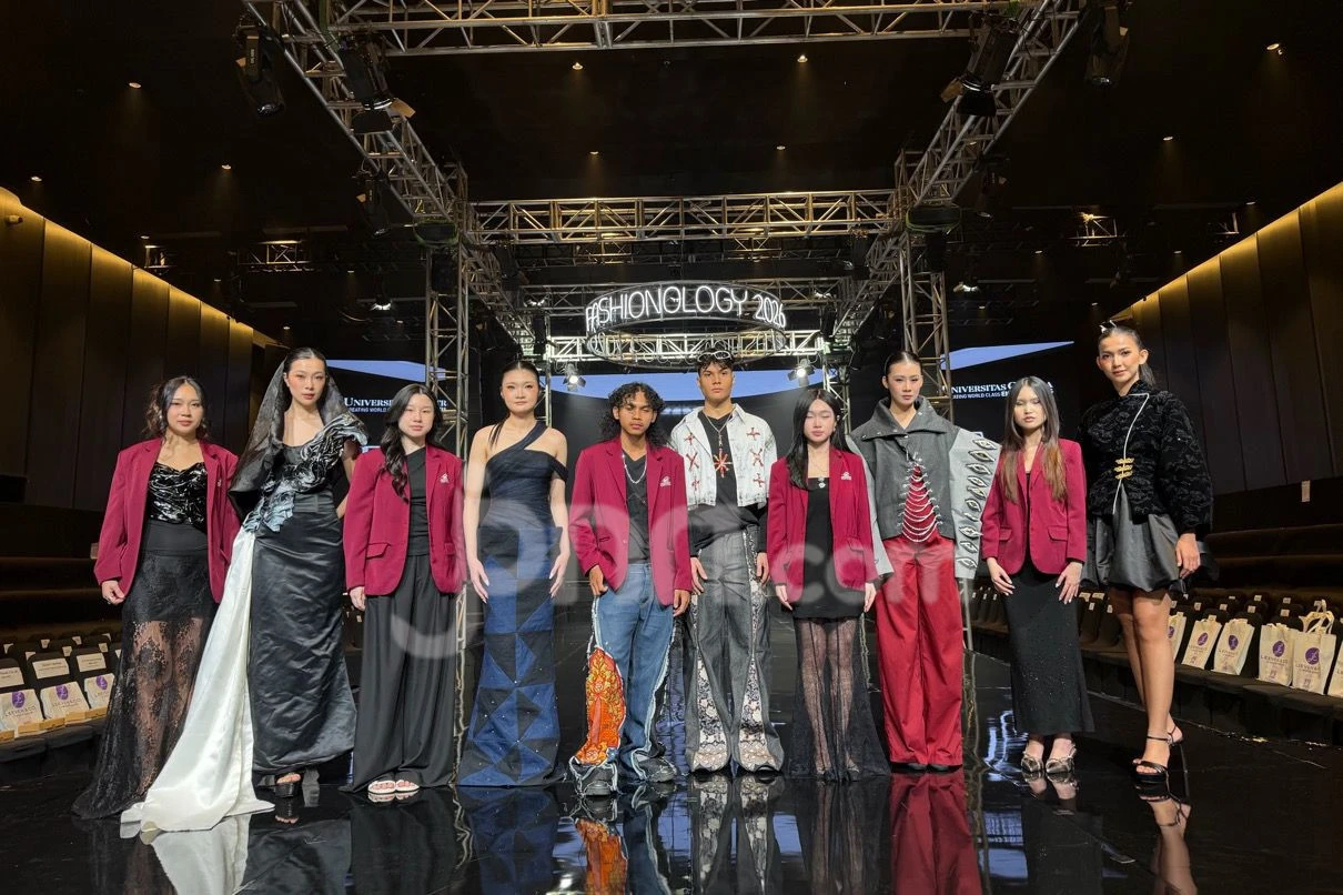 Mahasiswa Universitas Ciputra Pamer Karya Fashion Berbasis Budaya dan Sustainability