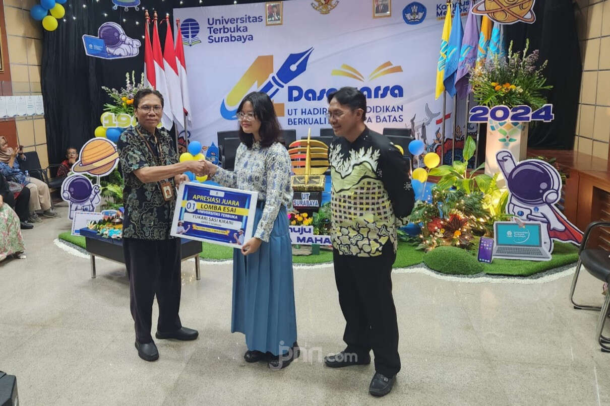 Dies Natalis ke-40 UT Surabaya Momen Kenalkan Kampus Lewat Lomba Esai & Esports