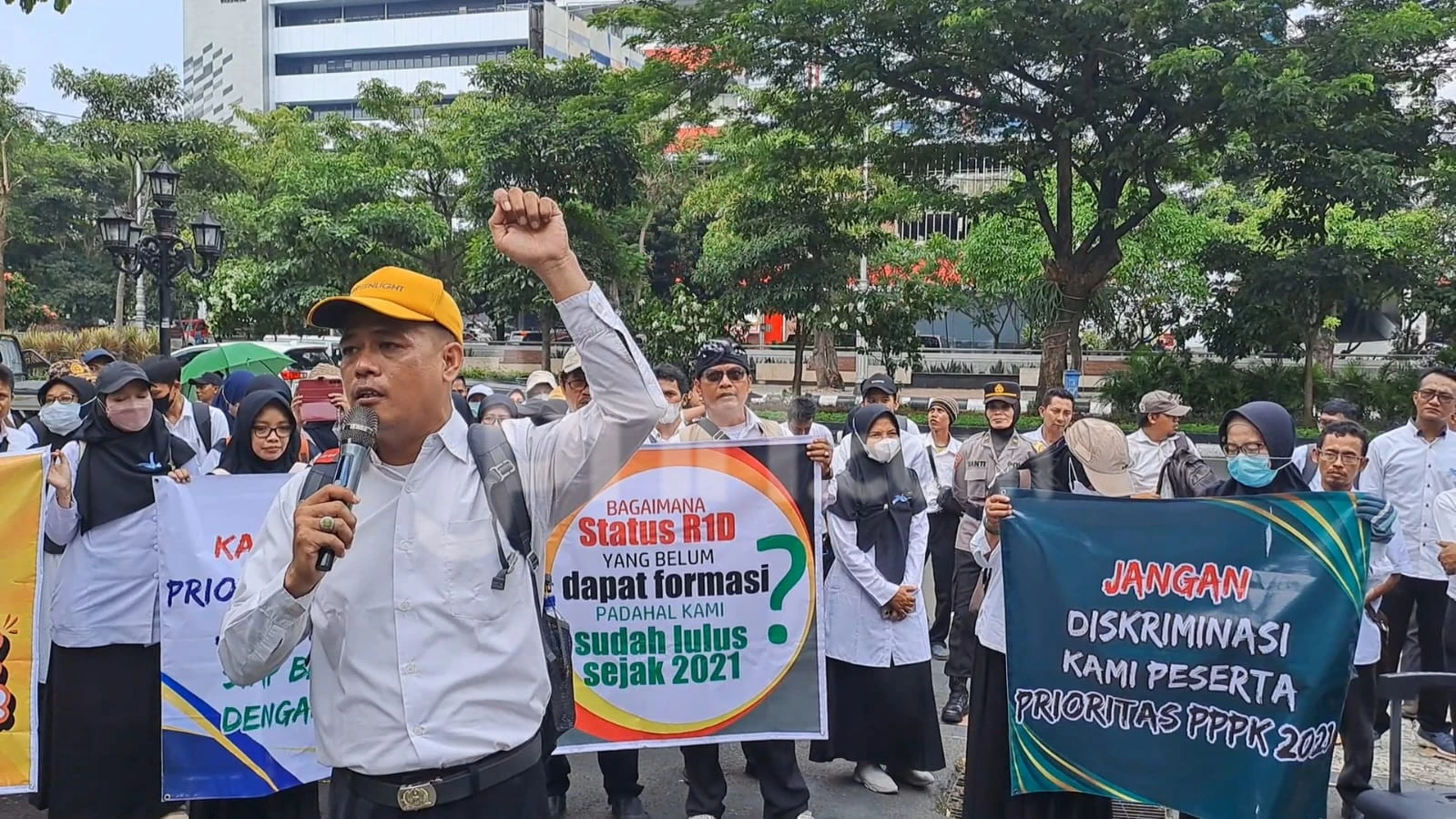 Geruduk Kantor Gubernur Jateng, Ratusan Guru R1D Tuntut Nasib: Lulus PPPK, tetapi Tak Dapat Formasi