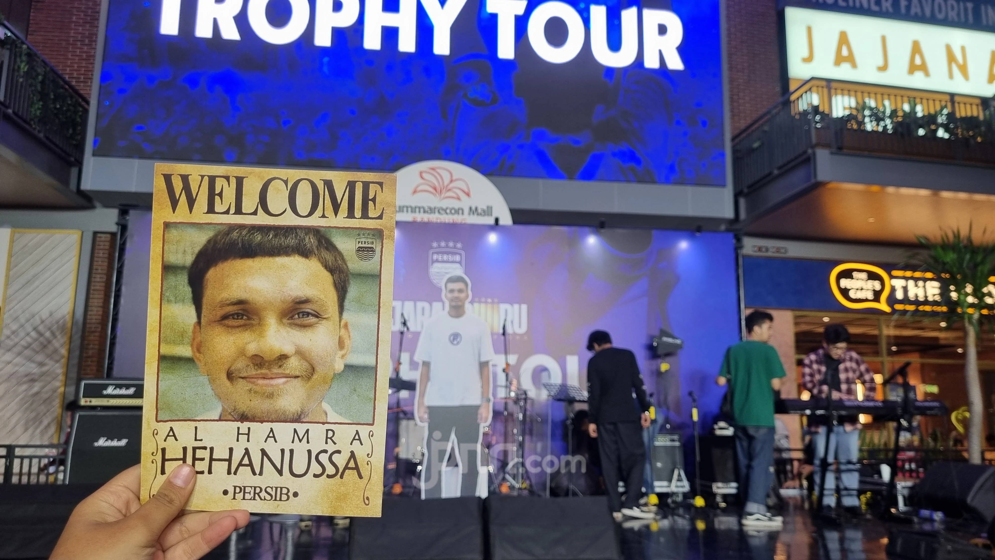 Ratusan Bobotoh Sambut Pengumuman Al Hamra Hehanussa via Brosur
