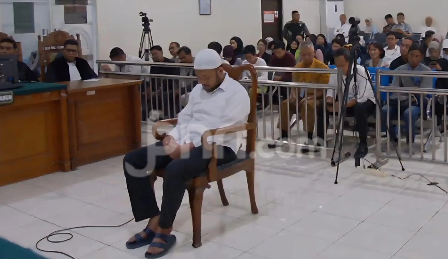 Polisi Penembak Siswa SMK di Semarang Divonis 15 Tahun Penjara & Denda Rp 200 Juta