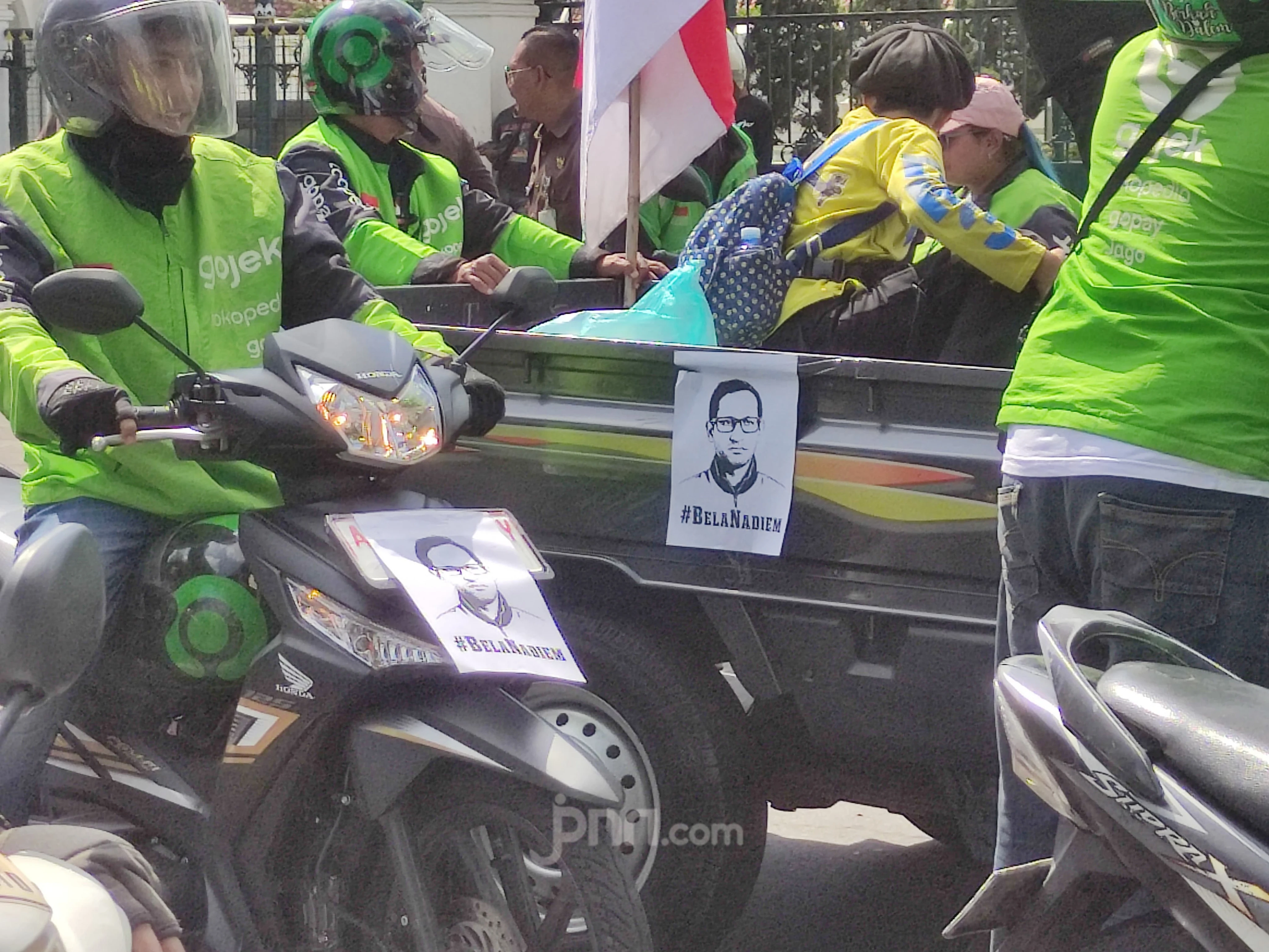 Ojol Jogja Berdemo Beri Dukungan untuk Nadiem Makarim