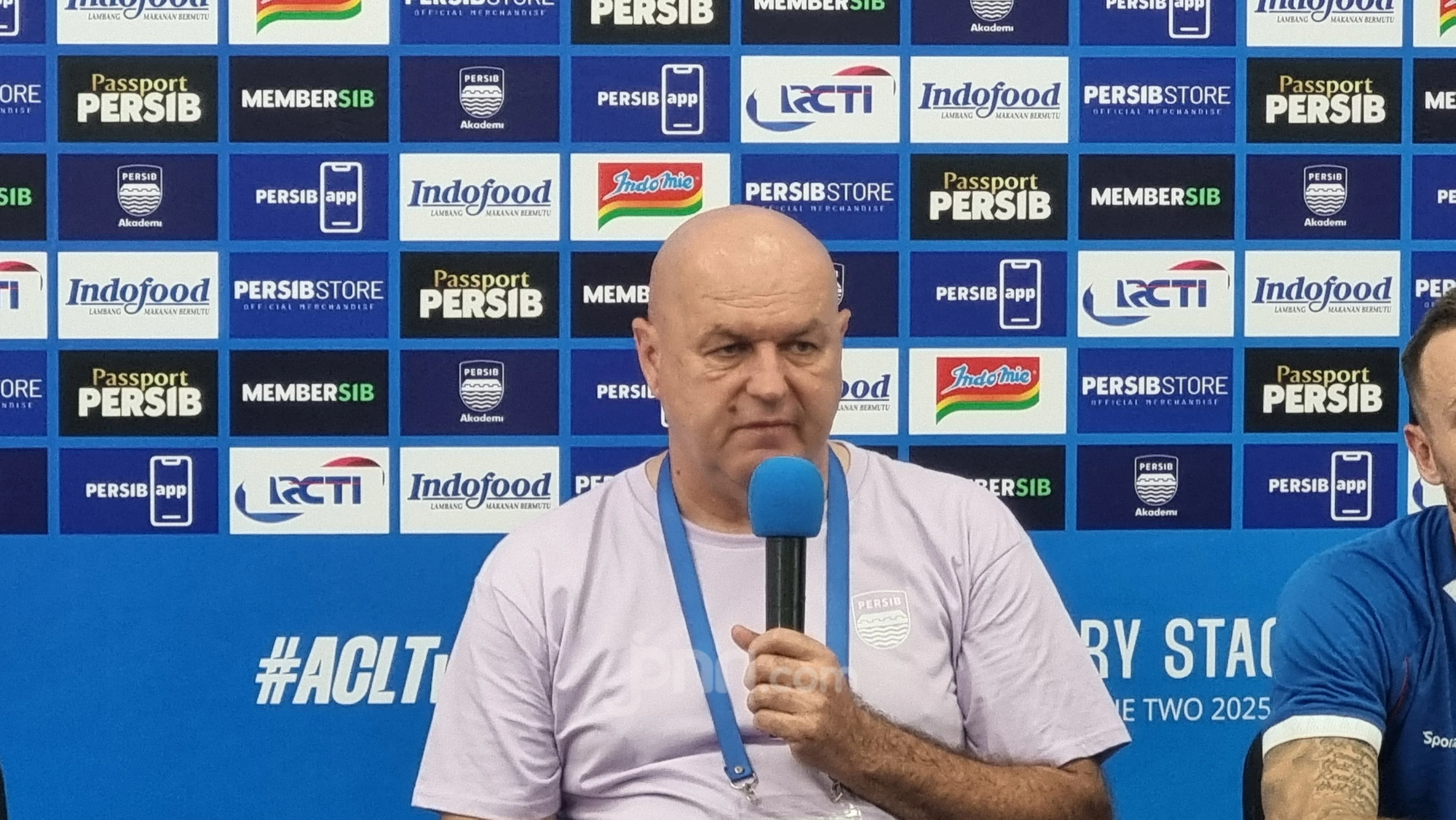 Persib Kembali ke Stadion 'Horor' PSIM, Bojan Hodak Berharap Kualitas Rumput Lebih Baik