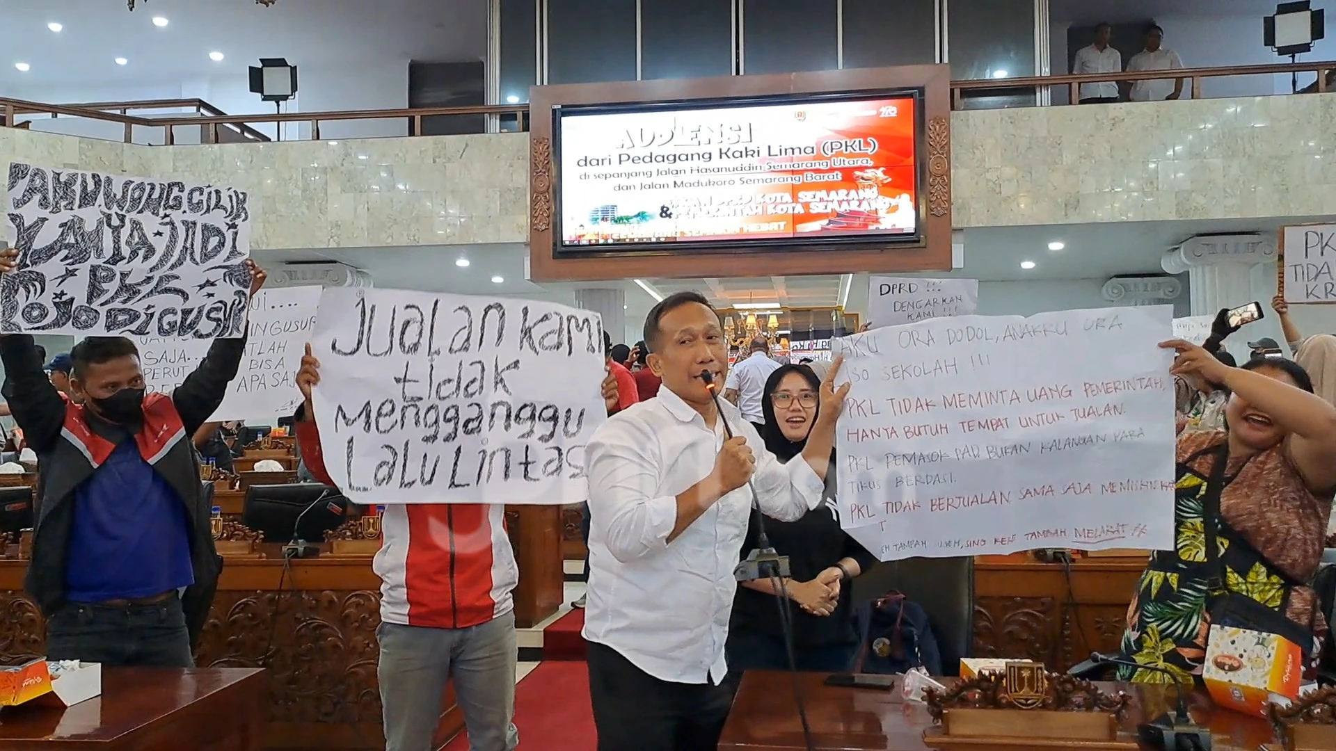 Puluhan PKL Tolak Relokasi ke Lokasi Sepi, Ini Tanggapan Pemkot Semarang
