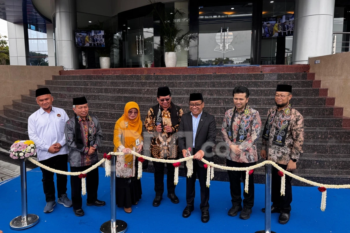 Menko PMK Resmikan Gedung Baru UT Surabaya & Luncurkan Salut Pesantren