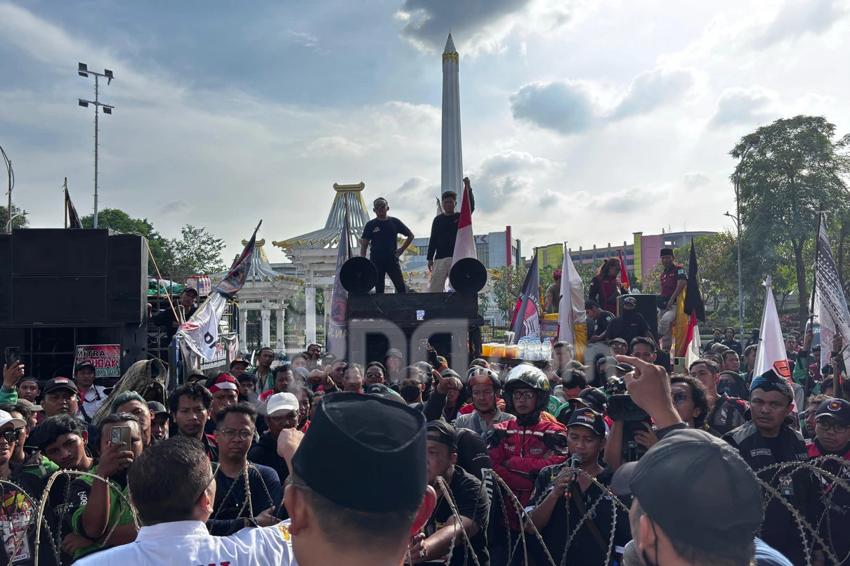 Ribuan Ojol Minta Pemerintah Tindak Tegas Aplikator Nakal