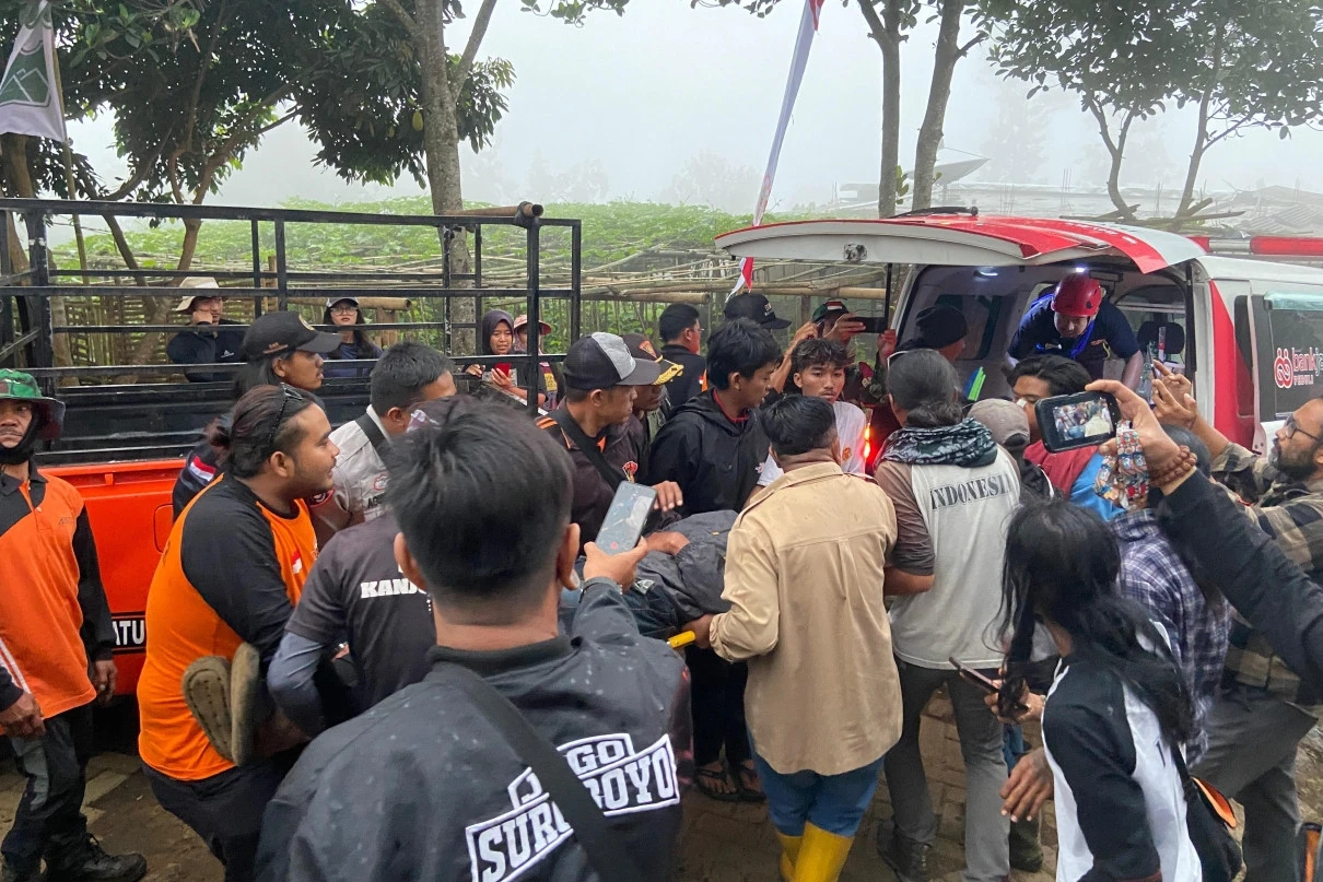 Linglung Diduga Hipotermia, Pendaki Asal Sidoarjo Sempat Hilang di Gunung Butak