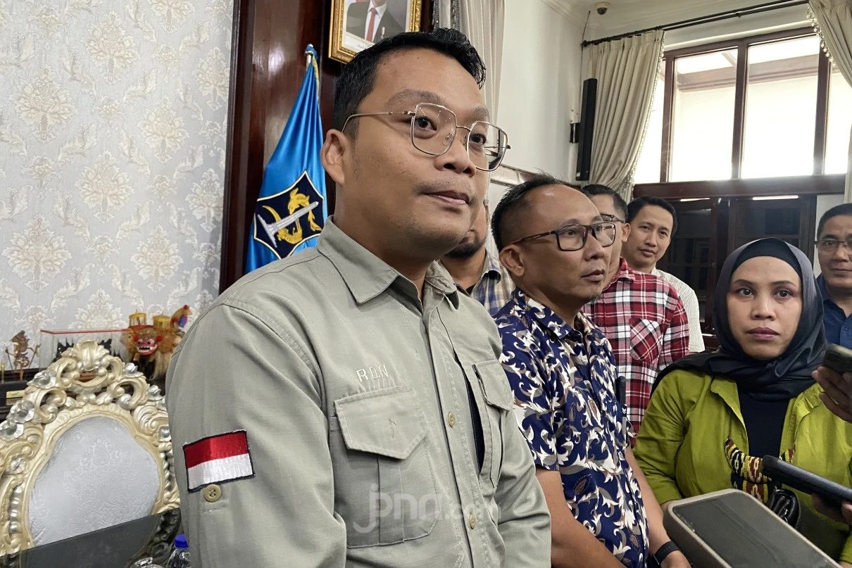 Bukan Rp300 Ribu, Ternyata Sebegini Gaji Jukir Resmi Minimarket