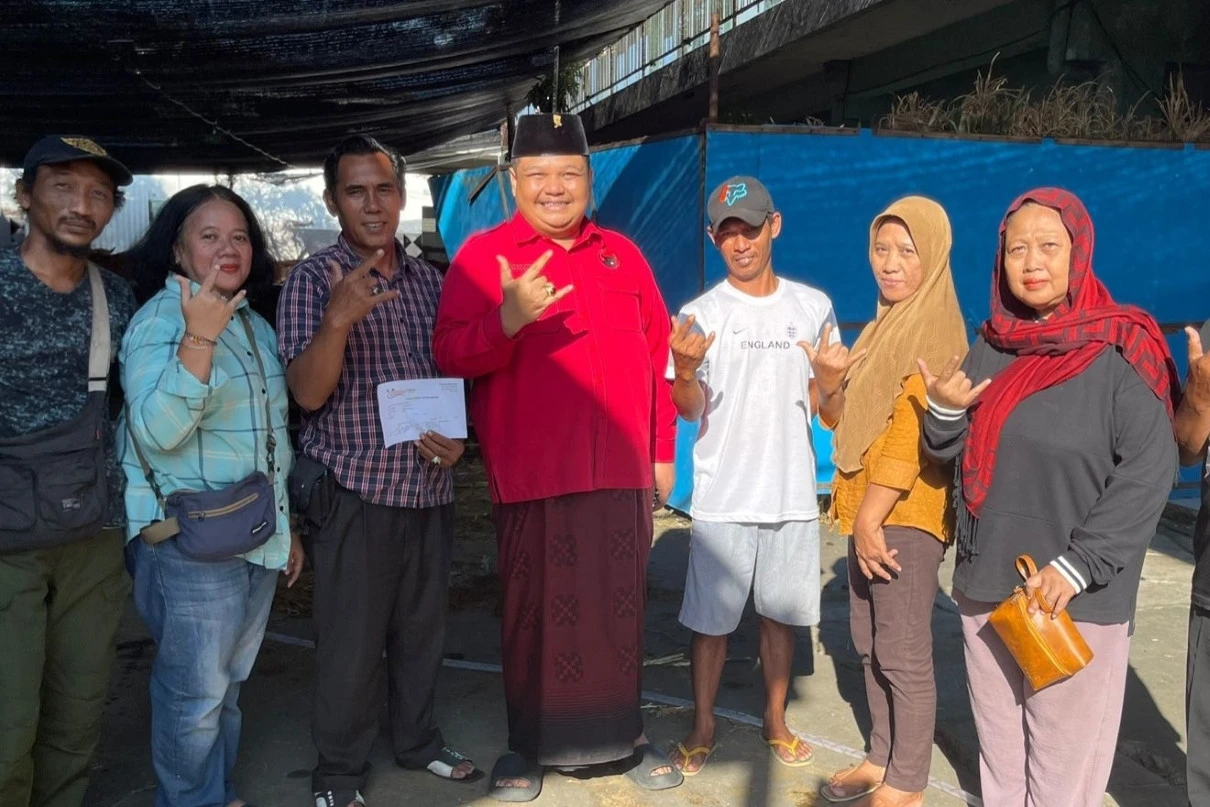 Simpatisan Pro-Mega Perjuangan Salurkan 2 Sapi Kurban ke Komunitas Ojol