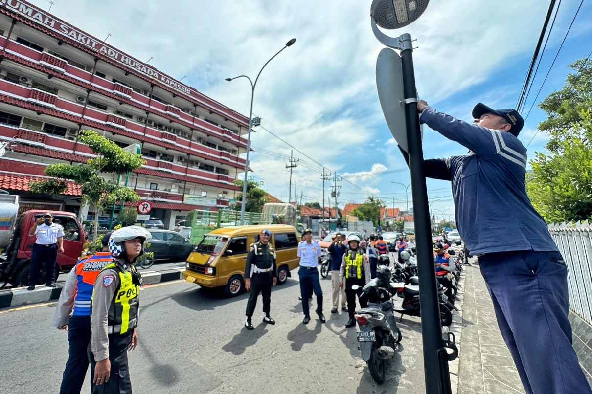 Atasi Kemacetan, Dishub Surabaya Tertibkan Parkir di Sekitar RS Adi Husada Kapasari