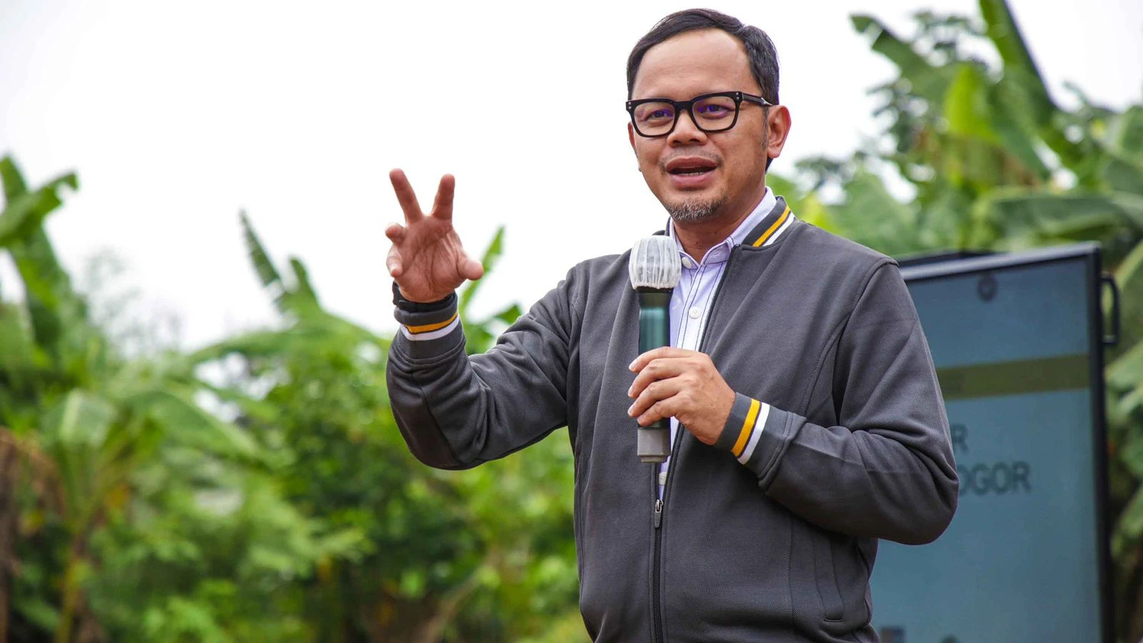 Pesan Wamendagri untuk Pemkot Depok, Singgung Soal Konsep Usaha Kopdeskel Merah Putih