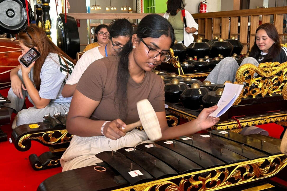 UC Ajarkan Budaya Indonesia Kepada 20 Mahasiswa OP Jindal Global University India