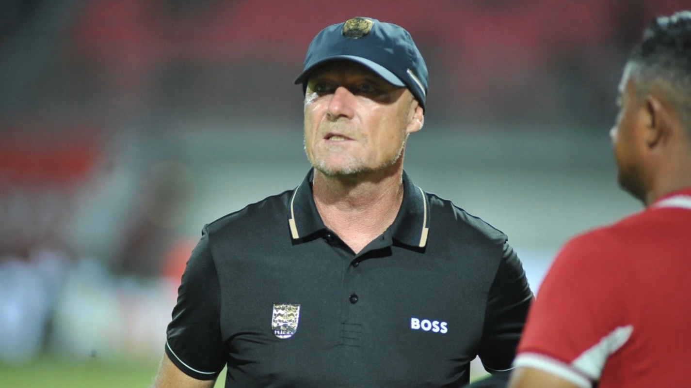 Persis Solo Menang, Peter de Rop Senang