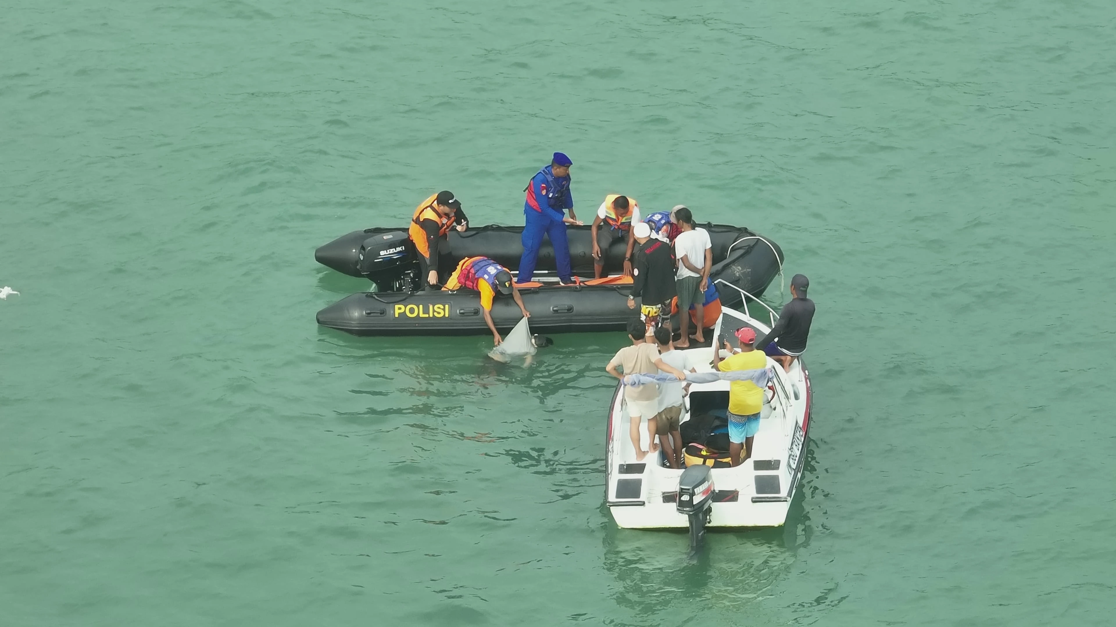 3 Wisatawan Terseret Ombak di Pantai Karangseke Lebak, Satu Masih Hilang