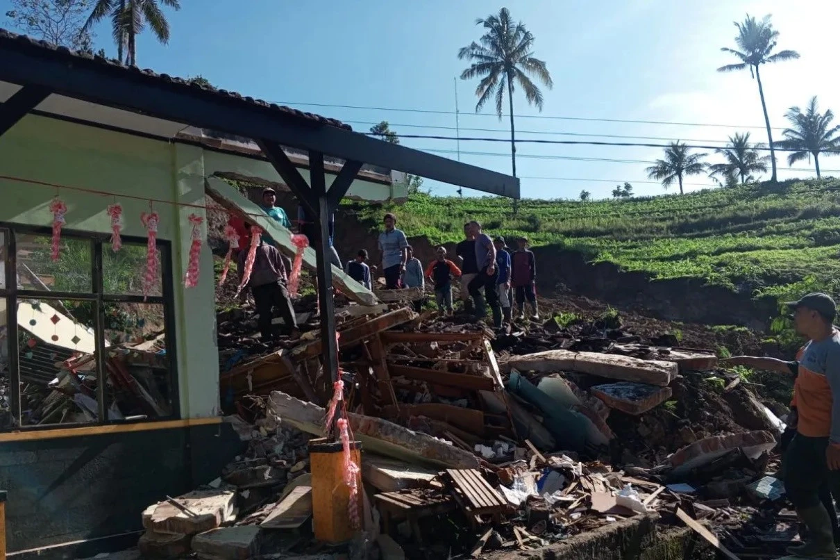 8 Rumah Warga Hingga Sekolah di Tulungagung Rusak Terdampak Longsor