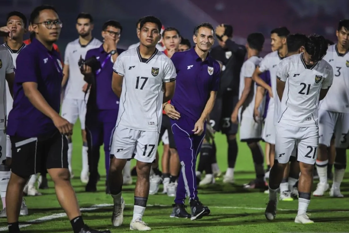 Pelatih Korsel Nilai Vanenburg Butuh Waktu Bangun Timnas Indonesia